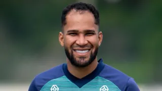 Sem Ronier e com retorno de atacante, Coritiba encara o Criciúma; veja escalações