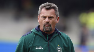 Rival do Athletico contra o rebaixamento fecha com ex-técnico do Coritiba