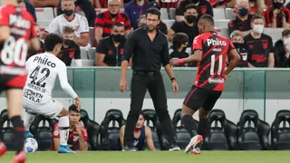 Valentim descarta poupar e garante Athletico com força máxima contra o Flamengo