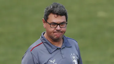 Após início ruim no Estadual, Paraná avalia futuro de Jorge Ferreira