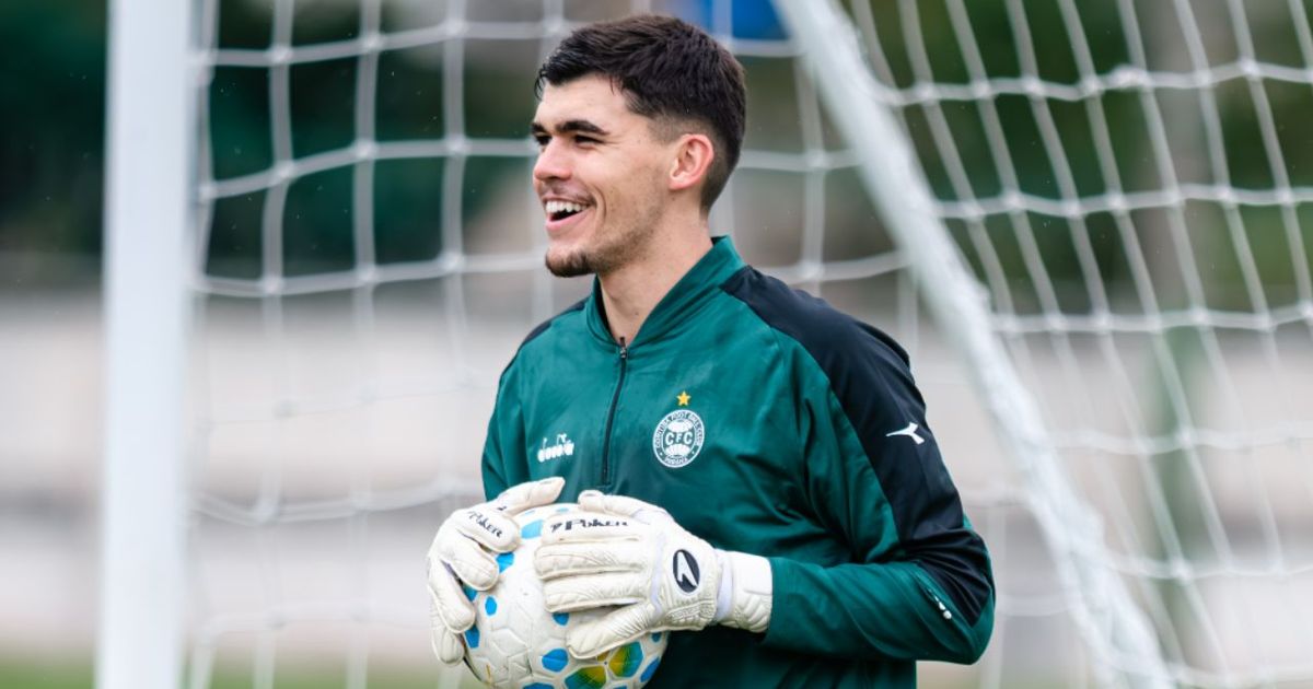Two months after surgery, Pedro Morisco returns to Coritiba