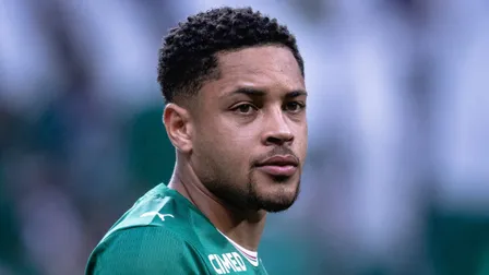 Após render fortuna ao Athletico, Vitor Roque amarga temporada turbulenta no Palmeiras