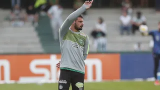 “Todos os jogos são uma final”, destaca zagueiro do Coritiba, sem pensar em adversário