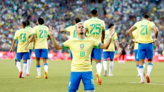 Com testes de Dorival, Endrick decide e seleção vence o México em amistoso