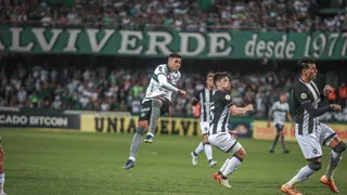 Comissão confia em Val para substituir Andrey: “Foi fundamental no acesso”