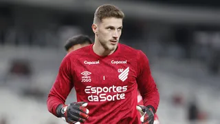 De volta ao Athletico, goleiro Bento fala sobre planos para o futuro