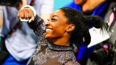 Simone Biles brilha em volta aos Jogos Olímpicos em Paris