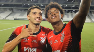 Athletico encaminha acordo e joia deve estrear no Brasileirão