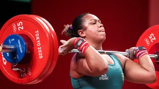 Jaqueline Ferreira fica em 4º em seu grupo e fica fora do pódio no levantamento de peso