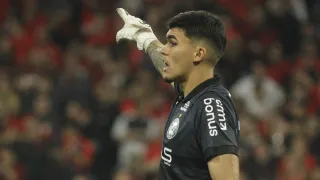 “Fui pouco exigido”: Goleiro do Coritiba aponta motivo para vitória sobre o Athletico