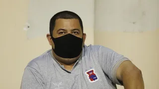 De primeira, a situação de Leonardo Oliveira, ex-Paraná