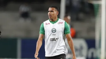 Coritiba terá mudança no ataque e deve mexer na defesa contra o Atlético-MG
