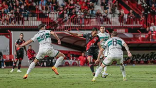 Não há vida para o Coritiba fora do Couto Pereira
