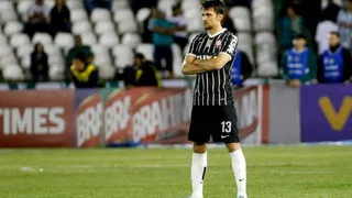 É justo jogador de futebol ganhar horas extras por atuar aos domingos e à noite?