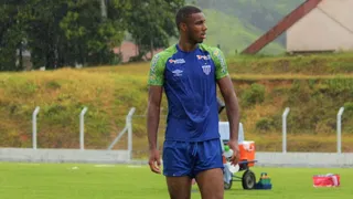 Entenda a situação do atacante Jô, que assinou pré-contrato com o Athletico