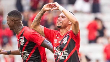 Athletico tem ajuda do VAR e avança às semifinais do Paranaense