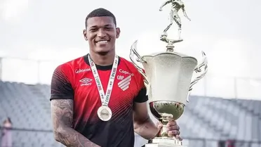 Athletico tira artilheiro de clube da Série B e o empresta para a Europa