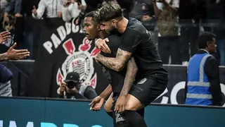 Zagueiro ex-Athletico xinga jornalistas após partida do Brasileirão