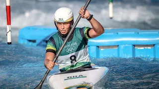 Brasileira Ana Sátila garante uma vaga na semifinal da canoagem slalom
