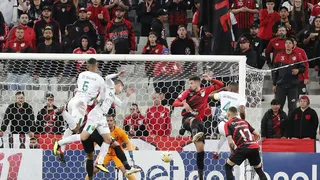 Escanteio, cruzamento e até lateral… todos os gols de bola aérea sofridos pelo Athletico