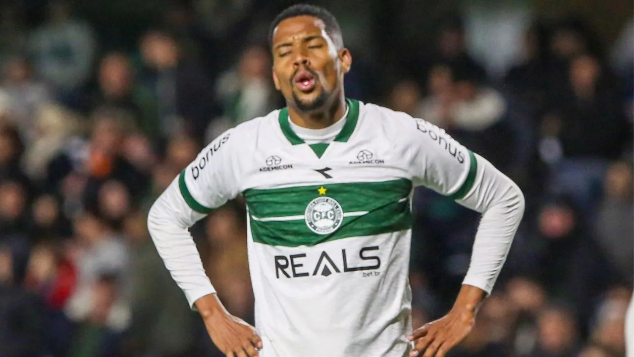 Iury Castilho em Coritiba x Chapecoense, jogo válido pela rodada 21 da Série B.