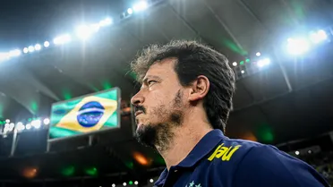 Ednaldo demite Fernando Diniz do comando da seleção um dia após voltar à CBF