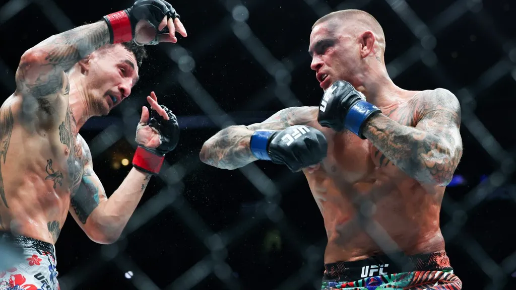 Max Holloway e Dustin Poirier no UFC 318. Foto: Icon sport