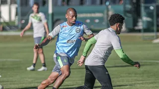 Waguininho volta aos treinos no Coritiba; dupla é dúvida contra o Vasco