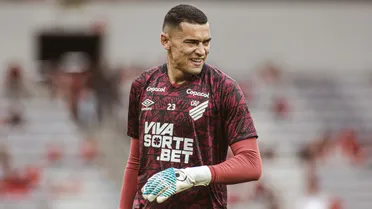 Santos chega a 300 jogos e entra na história do Athletico