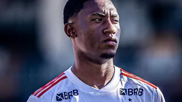 Athletico contrata jovem lateral do Flamengo