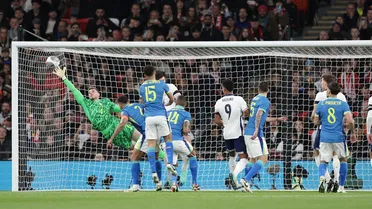 Bento faz partida sólida em estreia com vitória na seleção brasileira