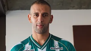Como chega Slimani ao Coritiba? Veja todos os números da carreira do argelino