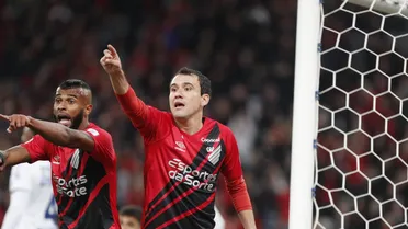 Pablo cobra elenco do Athletico após vexame na Ligga Arena