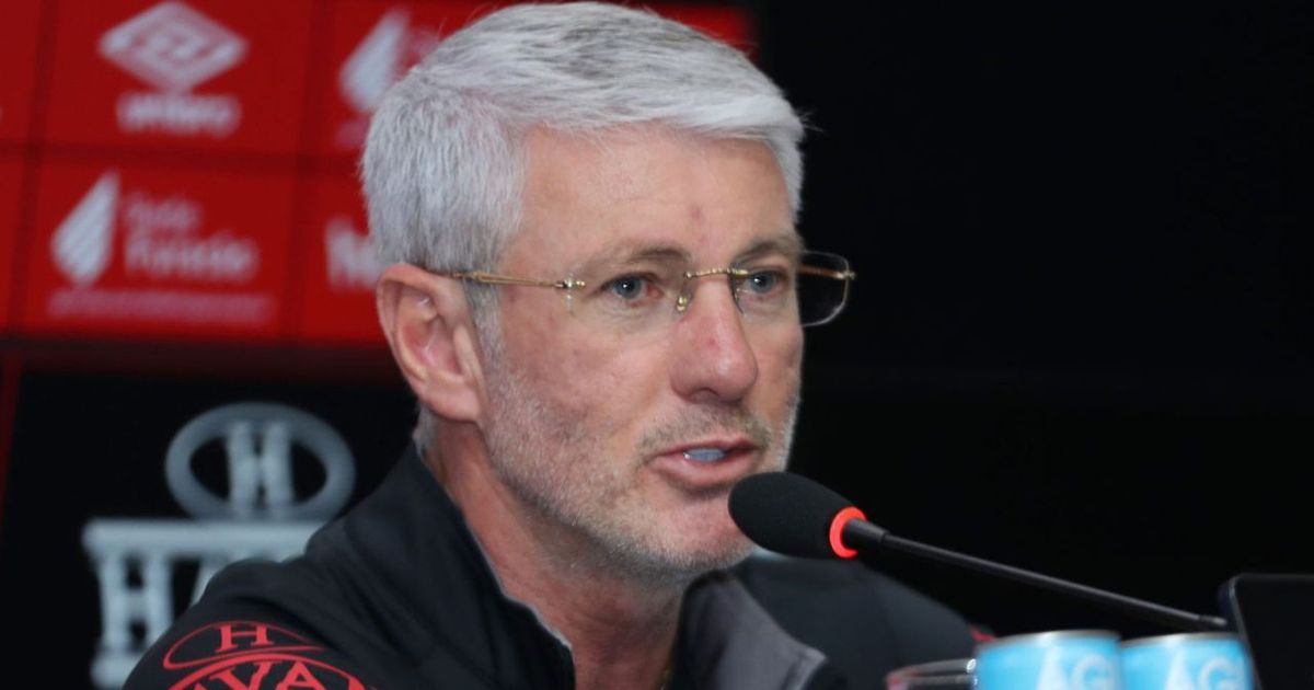 Athletico tem dúvida no meio para decisão contra Atlético-GO