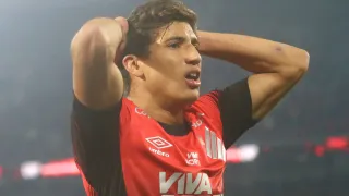 Athletico desperdiça 15 pontos após sair na frente e patina na Série B