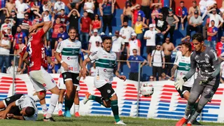 Na Vila, Coxa encomenda a alma do Paraná: 2×1