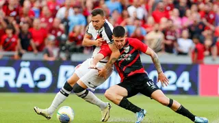 Athletico aciona Vasco na Justiça por Hugo Moura; veja valores
