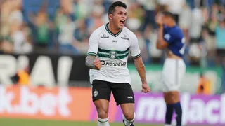Com invasão de torcedores e pancadaria, Coxa vence o Cruzeiro e evita queda nesta rodada
