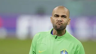 Daniel Alves vai receber 1,2 milhão de euros da Receita espanhola