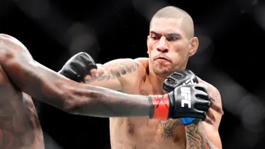 Alex Poatan faz treino inusitado com ex-campeão do UFC