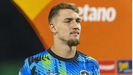 Botafogo encaminha saída de goleiro ex-Athletico para a Europa