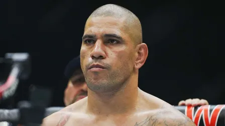 Poatan continuará nos pesos-pesados? Brasileiro faz revelação após derrota no UFC