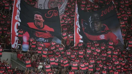 Flamengo e Corinthians disparam em ranking de redes no Brasil