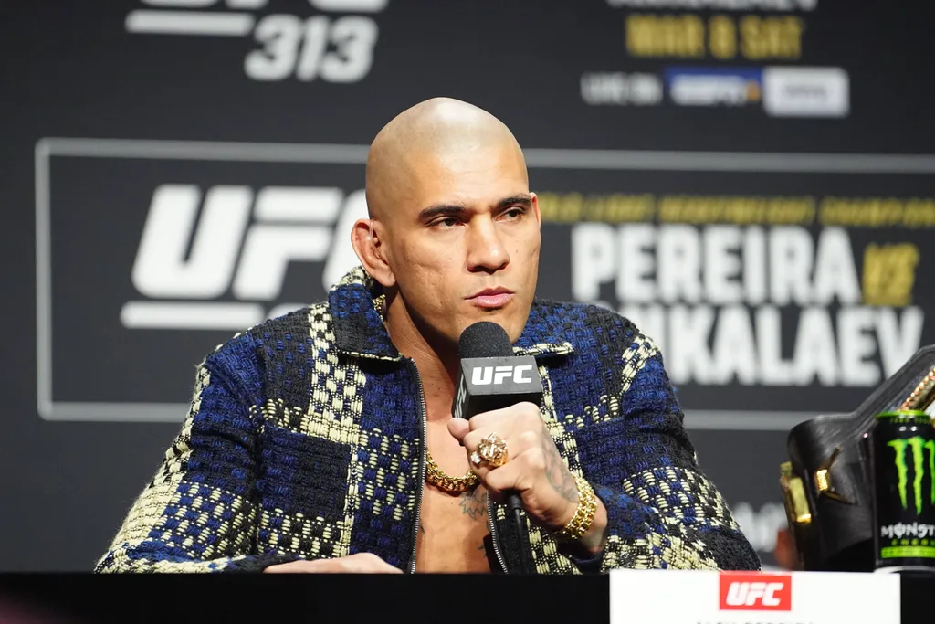 Alex Poatan na coletiva de imprensa do UFC 313.