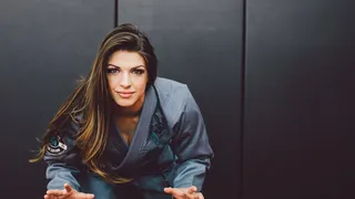 Embalada, brasileira enfrenta esposa de Amanda Nunes no UFC Vegas 23