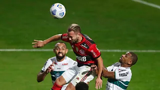 Lento contra o Flamengo, Coritiba precisa de mudanças drásticas no time titular