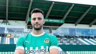 Coritiba anuncia contratação de volante grego de 34 anos