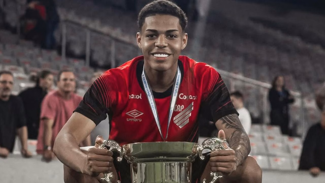 caio suassuna atacante base athletico bahia