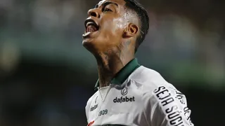 Alef Manga: empresário confirma sondagens e fala de volta no Coritiba