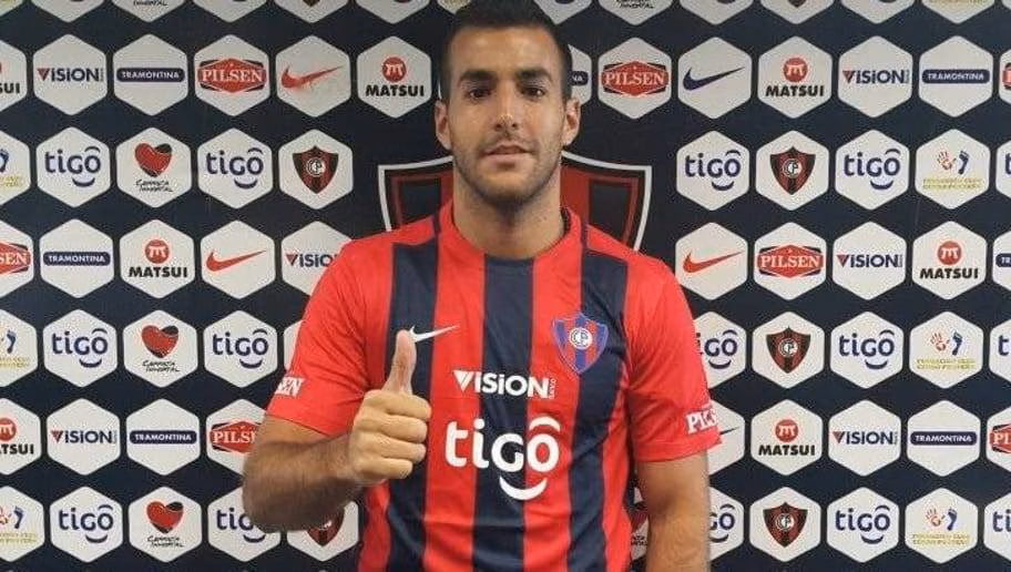 Raúl Cáceres (lateral direito do Cerro Porteño-PAR) 